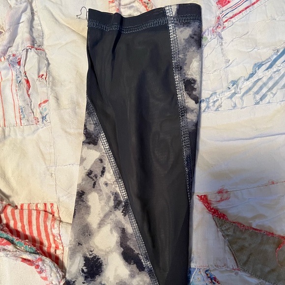 Old navy leggings! - Picture 5 of 8